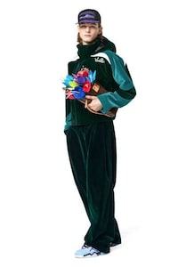 Bouquet-Themed Luxury Bags Image 2