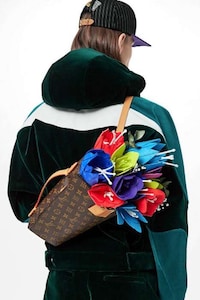 Bouquet-Themed Luxury Bags Image 4