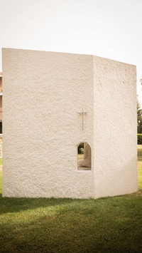 Contemporary Sculptural Shrines Image 2