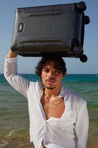 Documentary-Themed Luggage Campaigns Image 3