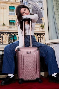 Documentary-Themed Luggage Campaigns Image 4