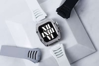 Luxe Diamond Watch Cases Image 1