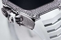 Luxe Diamond Watch Cases Image 5