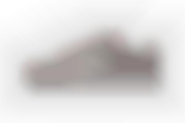 Greyscale Low-Top Sneakers : grey colorway 1