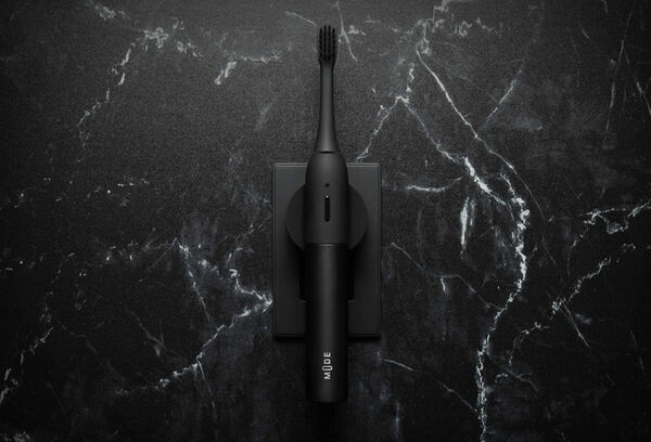 Magnetic Charging Tooth Brushes