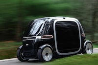 Reconfigurable Travel Pod Vehicles Image 3