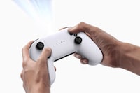 Projector-Equipped Gaming Controllers Image 2