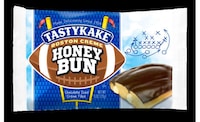 Football-Themed Donut Snacks Image 1