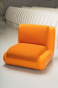 Vibrant '90s-Inspired Armchairs Image 3