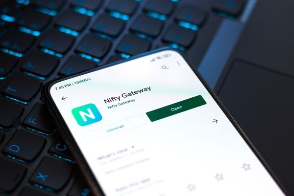 Curated NFT Storefronts