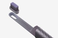 Self-Sterilizing Travel Toothbrushes Image 6