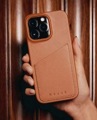 Luxe Sustainable Smartphone Cases Image 6