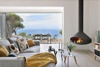 Slick Modern Holographic Fireplaces Image 3