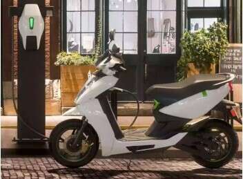 Moped-Style E-Bikes