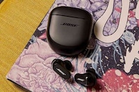 Streamlined Sleek Wireless EarBuds Image 1