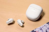 Streamlined Sleek Wireless EarBuds Image 2