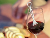 Anti-Hangover Wine Purifiers Image 2