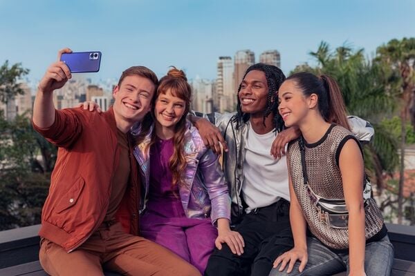 Strikingly Colorful Smartphones
