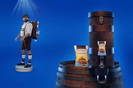 Snack-Serving Lederhosen