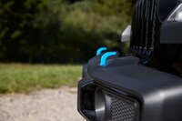 Off-Road Plug-In Hybrid SUVs Image 3