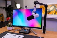 Creator-Oriented Microphone Lamps Image 3