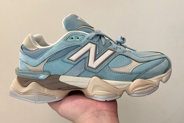 Mixed Material Baby Blue SNeakers New Balance 9060 Baby Blue