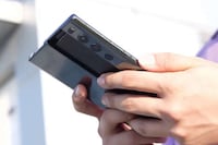Expanding Rollable Display Smartphones Image 2
