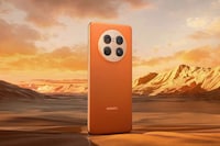 Symmetrically Balanced Smartphones Image 1