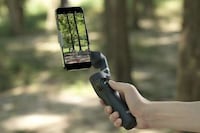 Quad-Mode Smartphone Stabilizers Image 1