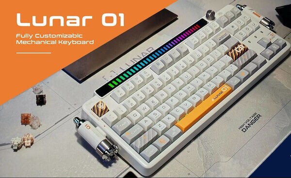 Spaceship-Like Mechanical Keyboards