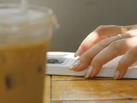 Self-Cleaning Smartphone Cases Image 8