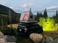 Hard-Walled Rooftop Campers Image 2