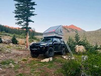Hard-Walled Rooftop Campers Image 3