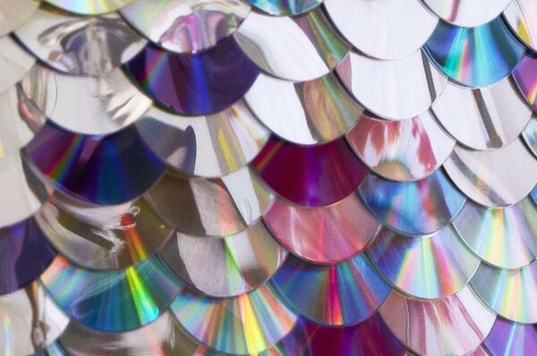 887 CDs and DVDs make up 'compact disc chair' by boris dennler