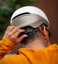 Crash-Detecting Commuter Helmets Image 2