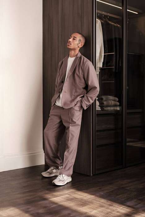 Minimal Stealthy Fall Apparel