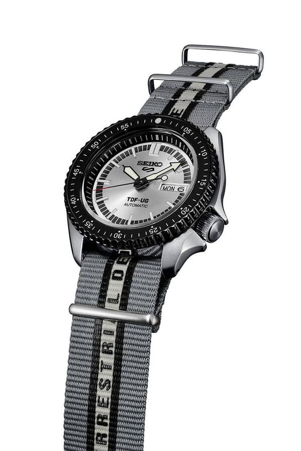 Universal Genève gentlemen chronograph UG 100 Microtor Limited Edition  (Switzerland, 21th century) - Auction Jewels and Watches - II - Maison  Bibelot - Casa d'Aste Firenze - Milano