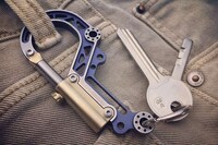 Skeletonized Carabiner Accessories Image 8