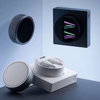 Triangular Desktop Gamer Earbuds Image 7