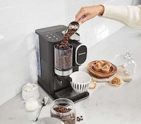 Grinder-Equipped Coffee Makers Image 6
