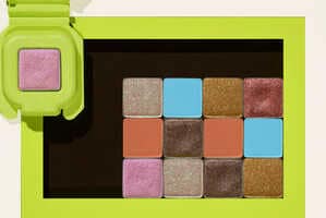 Compostable Eyeshadow Compacts Article Thubnail