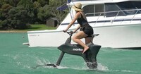 Aircraft-Like Hydrofoil Bikes Image 4