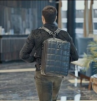 18-Pocket Travel Bags Image 2