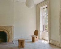 Material-Blending Neutral Furnishings Image 2