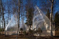 Transparent Teardrop-Shaped Tents Image 1