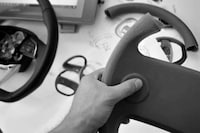Touch-Sensitive Steering Wheels Image 7