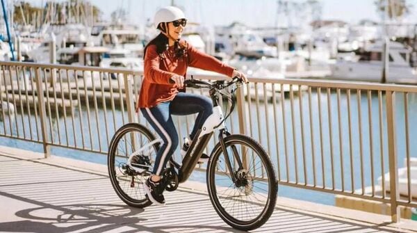 Debut Commuter E-Bikes