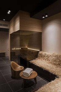 Beer-Filled Bath Spas Image 3