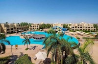 Cost-Conscious Resort Getaways Image 1