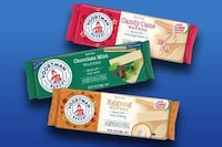 Holiday-Themed Sandwich Cookies Image 1